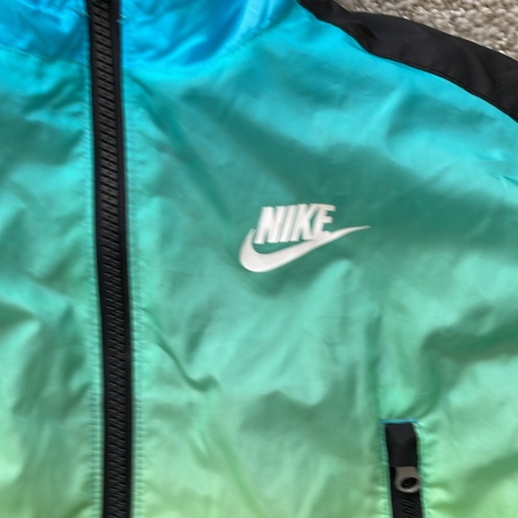 2T Nike Windbreaker - Picture 2 of 3